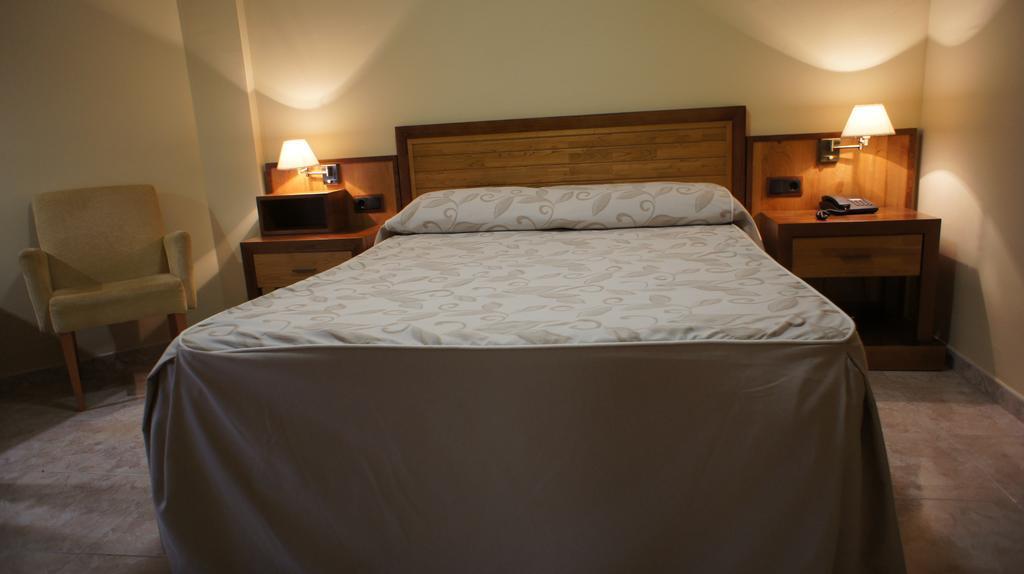 Hotel Puente Romano Alcántara Kamer foto