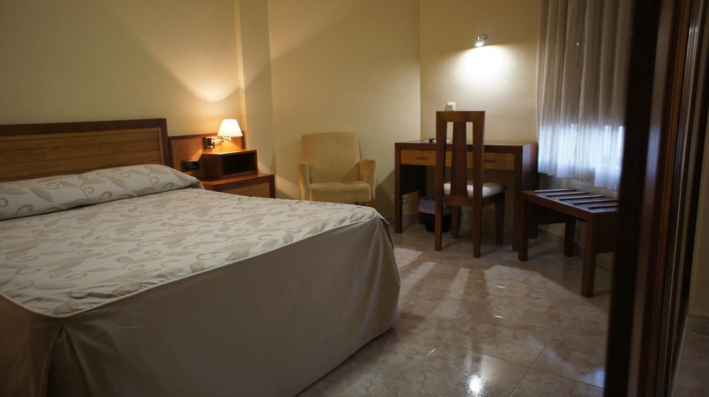 Hotel Puente Romano Alcántara Kamer foto
